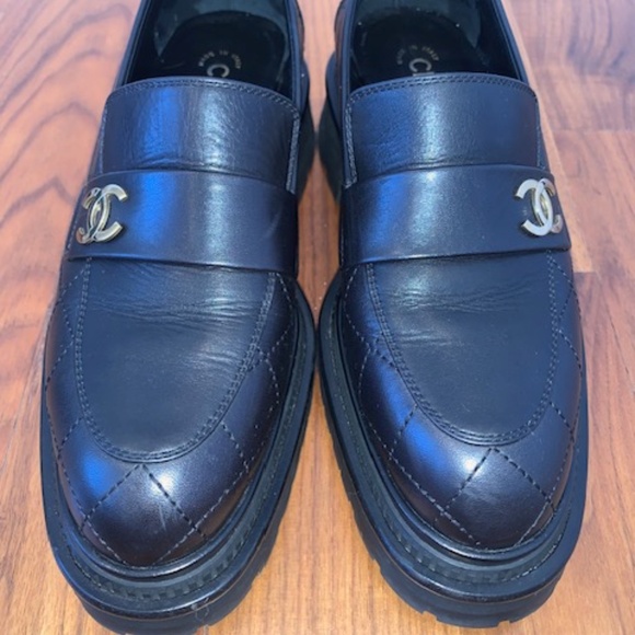 Chanel Interlocking & Quilted PatternCC Logo Loafers Women's Size: 8.5 | IT 38.5 - Picture 13 of 14